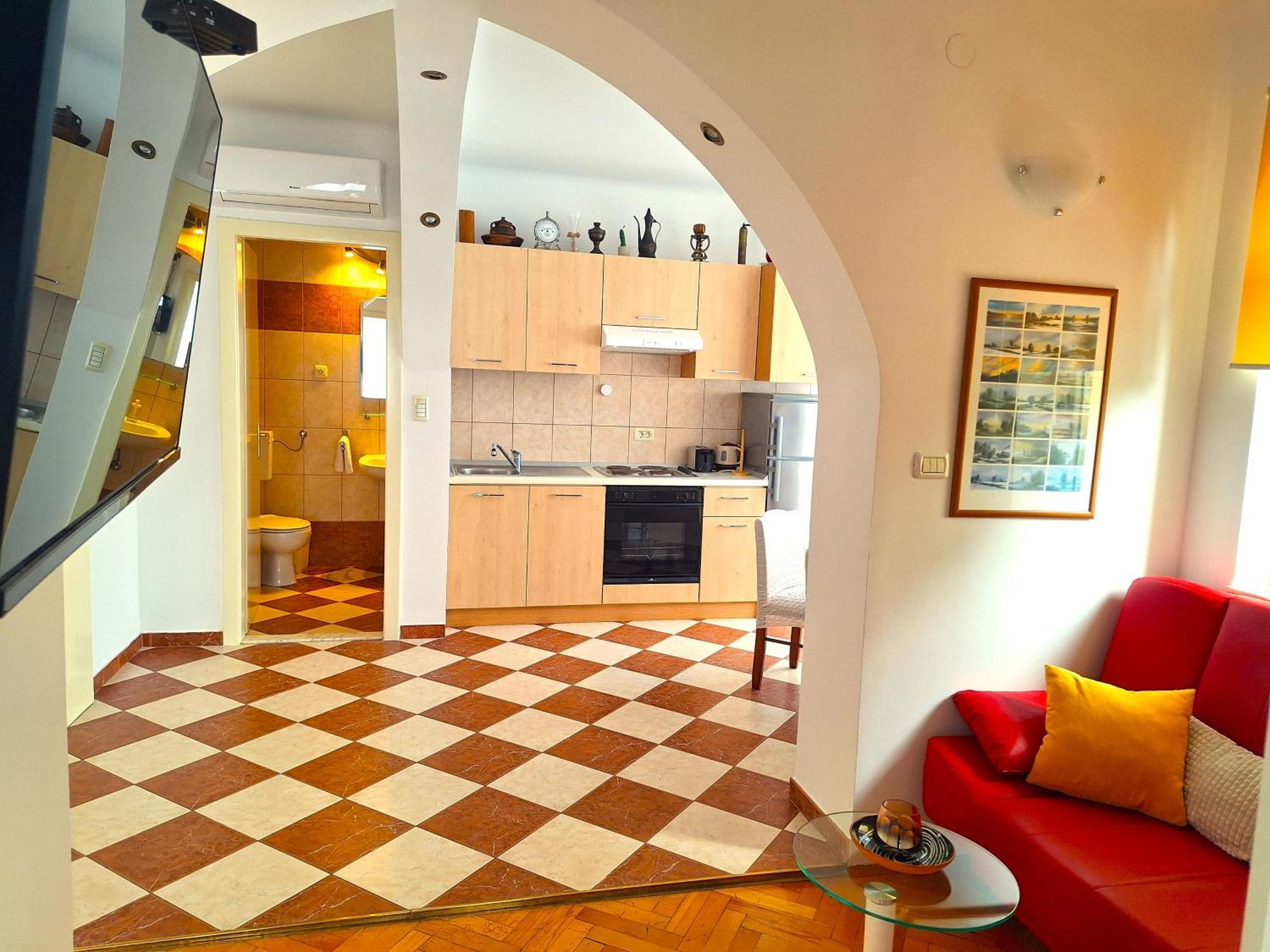 Sunny Center Apartment Split Bilik gambar